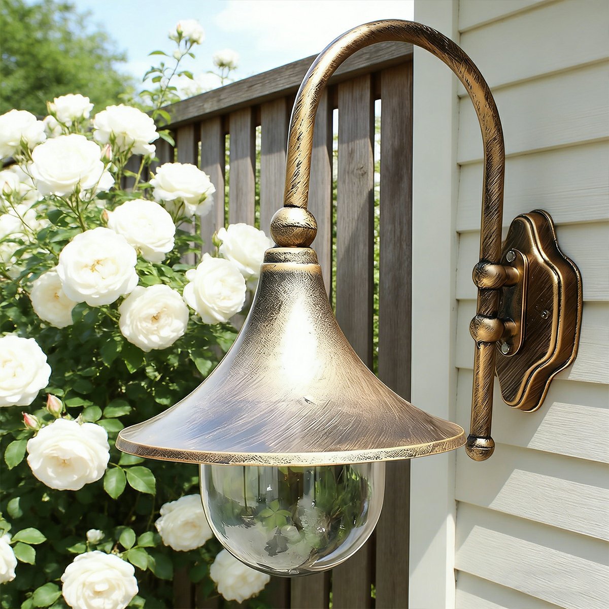 Horn Shaped Outdoor Wall Light with E27 LED Bulb