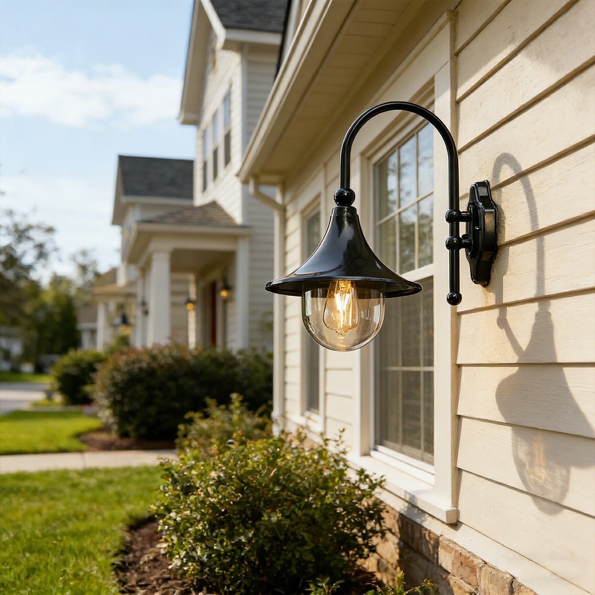 Horn Shaped Outdoor Wall Light with E27 LED Bulb