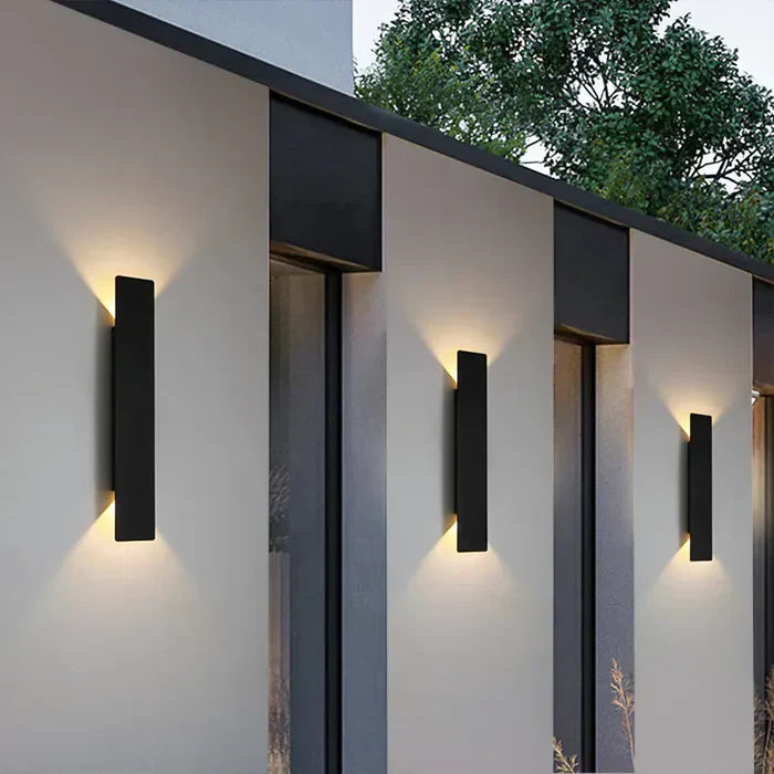 IP65 Aluminium Outdoor Wall Lamp with Multiple Wattage Sizes