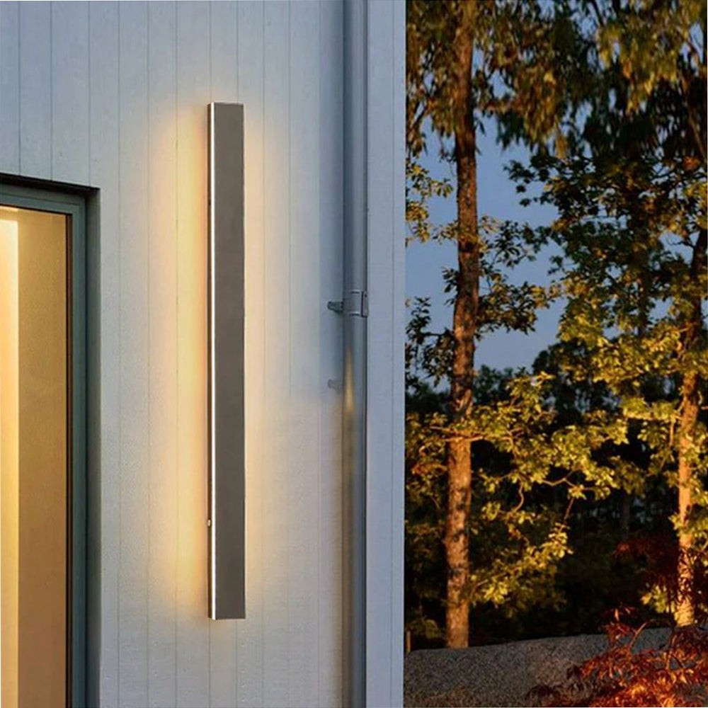 Metal Acrylic Outdoor Wall Light with LED SMD Base and IP65 Rating