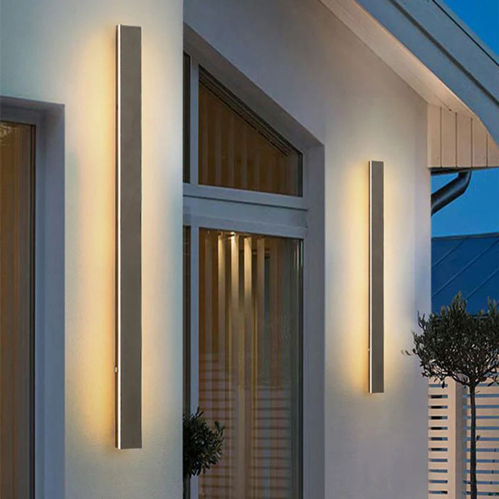 Metal Acrylic Outdoor Wall Light with LED SMD Base and IP65 Rating