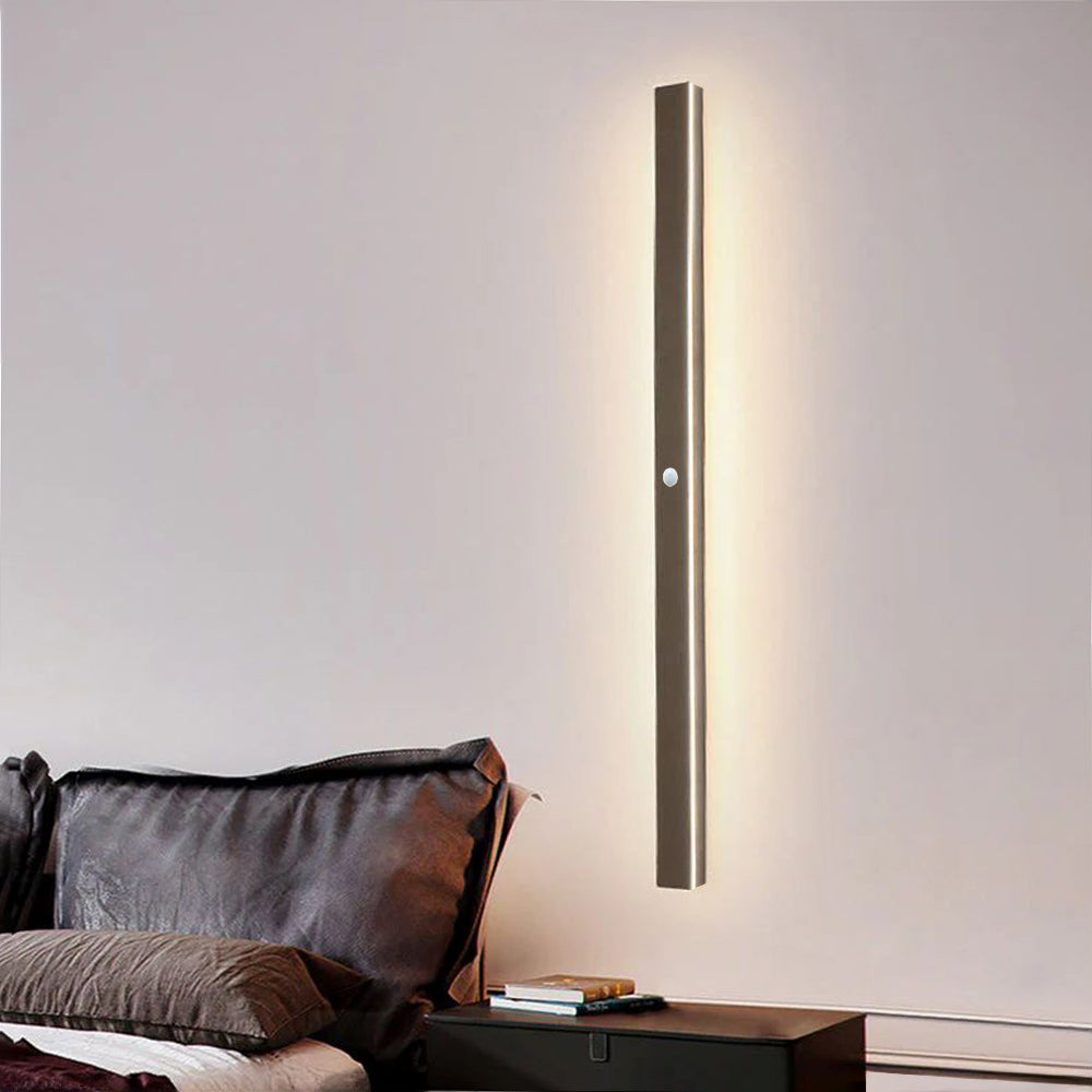 Metal Acrylic Outdoor Wall Light with LED SMD Base and IP65 Rating