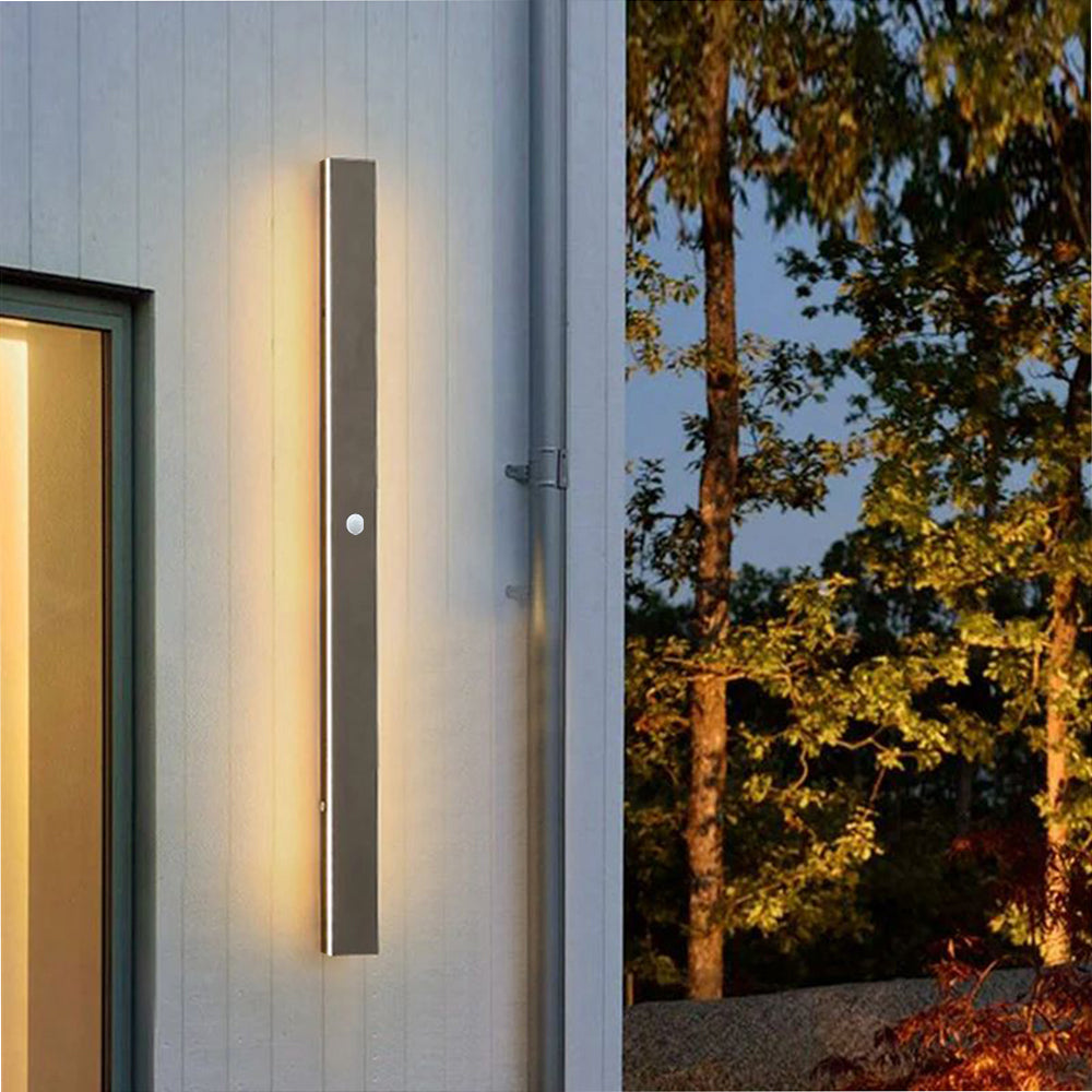 Metal Acrylic Outdoor Wall Light with LED SMD Base and IP65 Rating