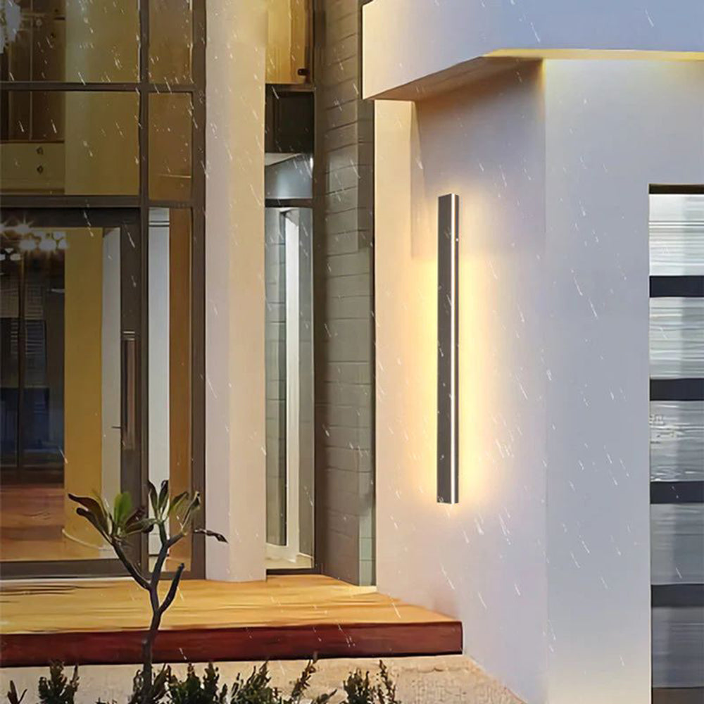 Metal Acrylic Outdoor Wall Light with LED SMD Base and IP65 Rating