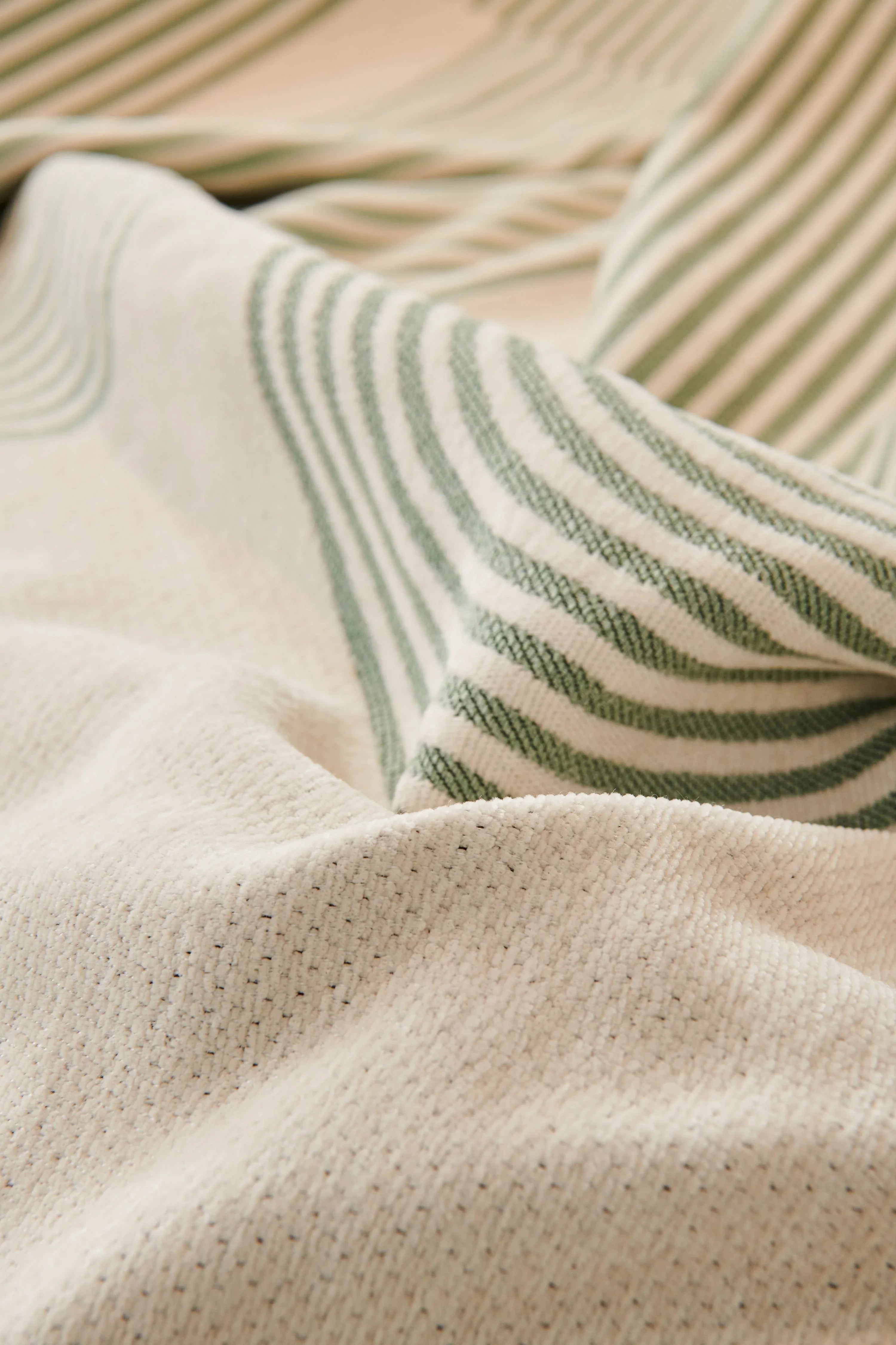 Pistachio Green Chenille Sofa Throw Tassels Home Textile