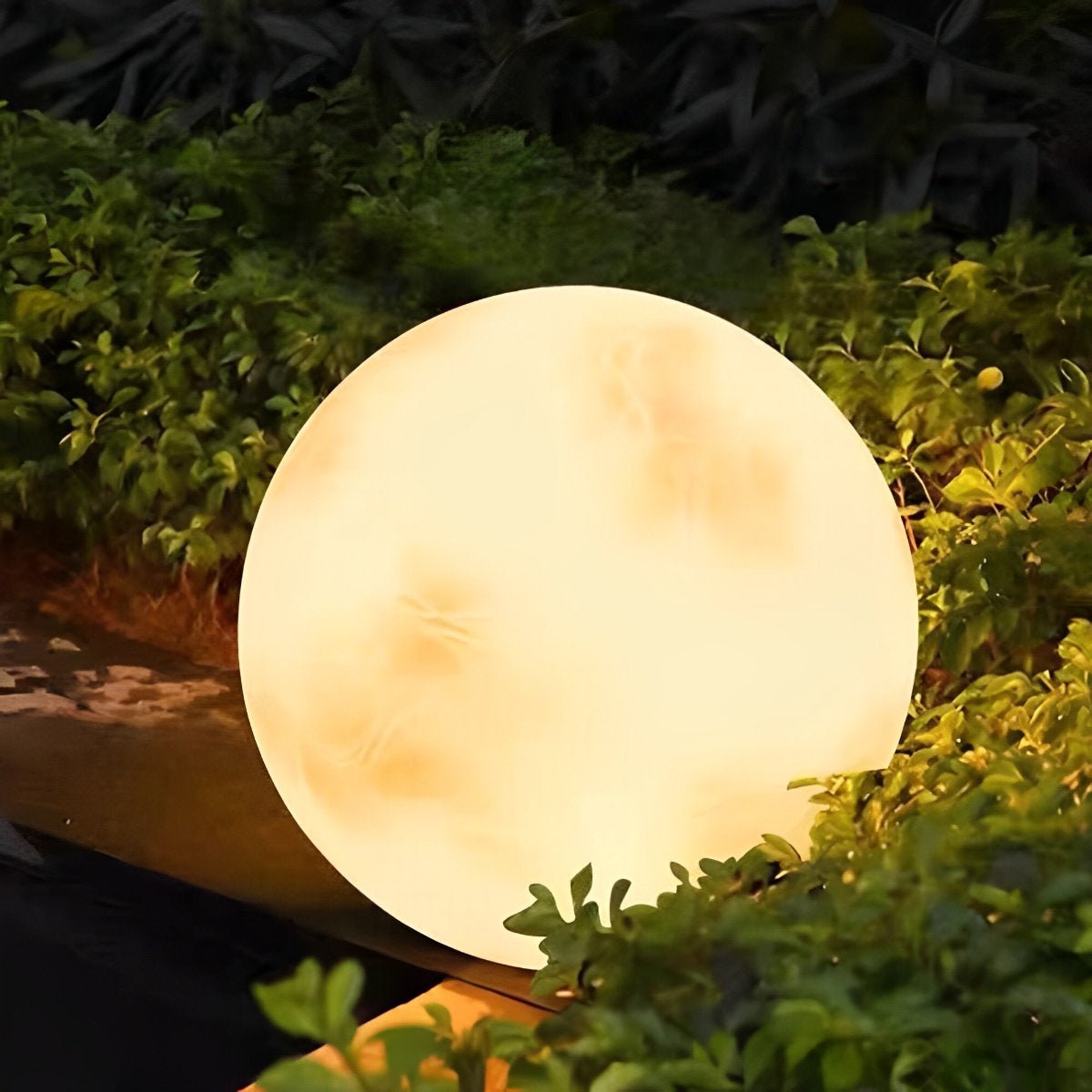 Moon Ball Outdoor Landscape Light with LED Solar Power