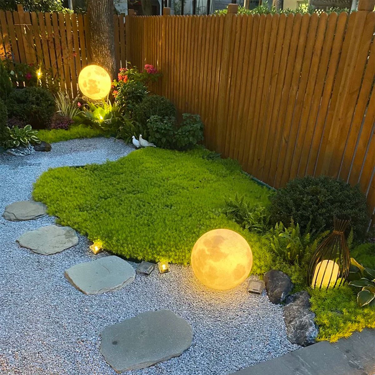 Moon Ball Outdoor Landscape Light with LED Solar Power